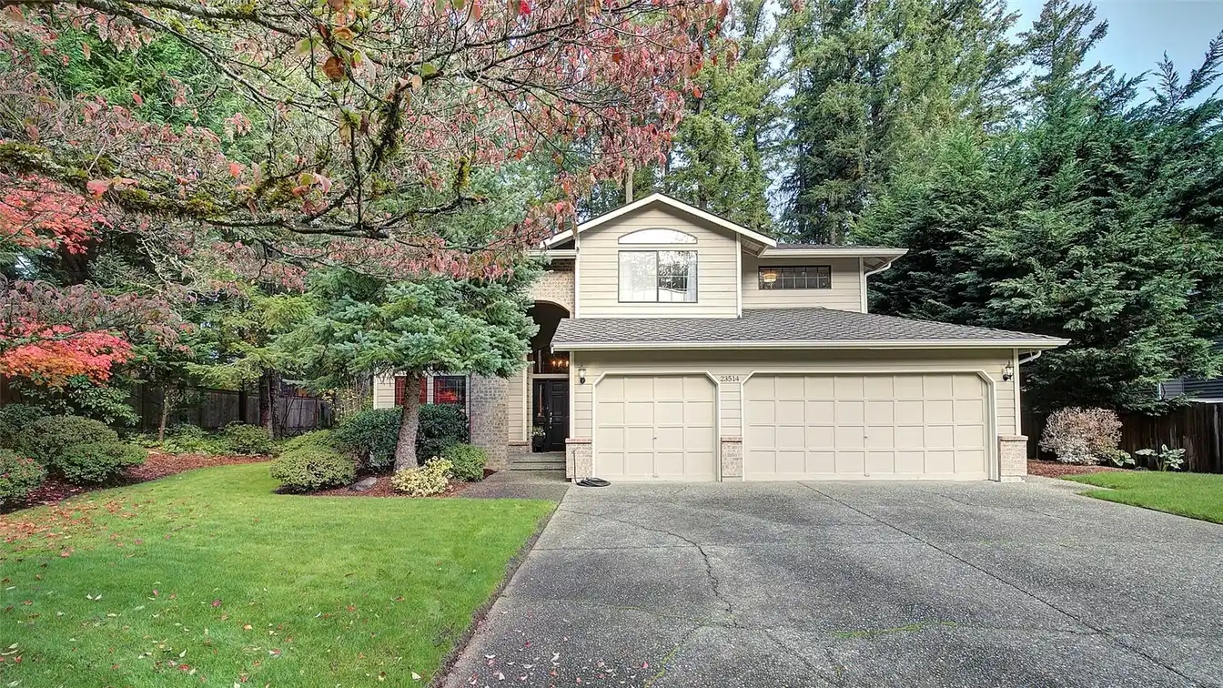Beautiful Home in Lake Forest Sites
