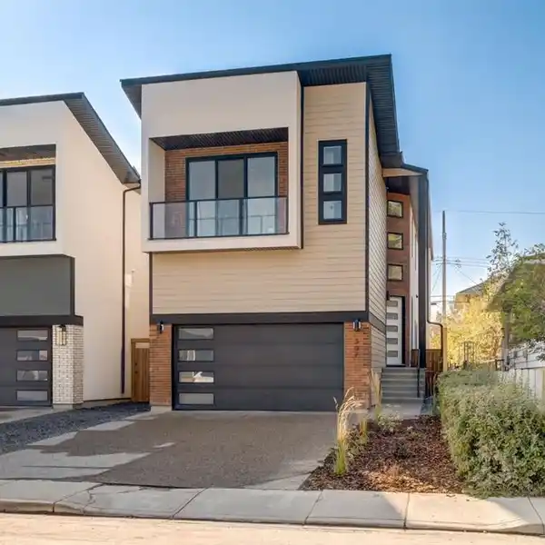 STUNNING CUSTOM HOME IN THE HEART OF WINSTON HEIGHTS