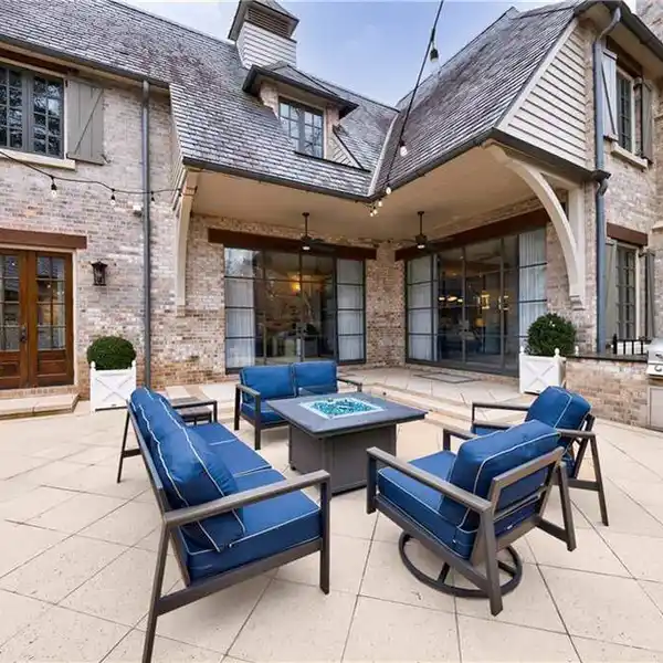 A JEWEL BOX IN THE HEART OF BUCKHEAD