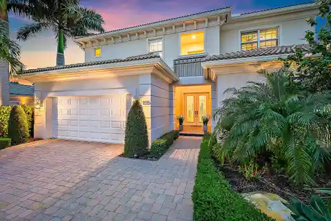 Elegant Golf Course Estate with Immediate Full Golf Membership