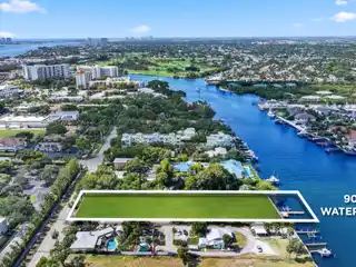 Exceptional Direct Intracoastal Property