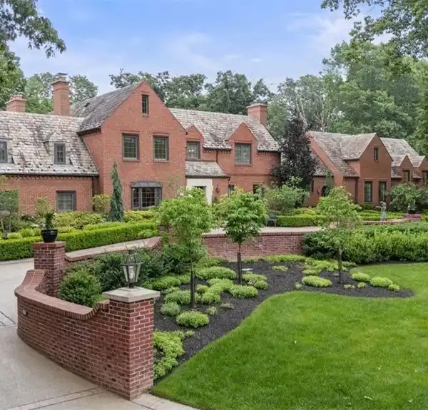 EXTRAORDINARY ENGLISH MANOR TUDOR ESTATE