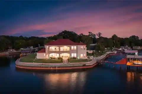 Turnkey Waterfront Retreat on Cedar Creek Lake with 363’ Shoreline