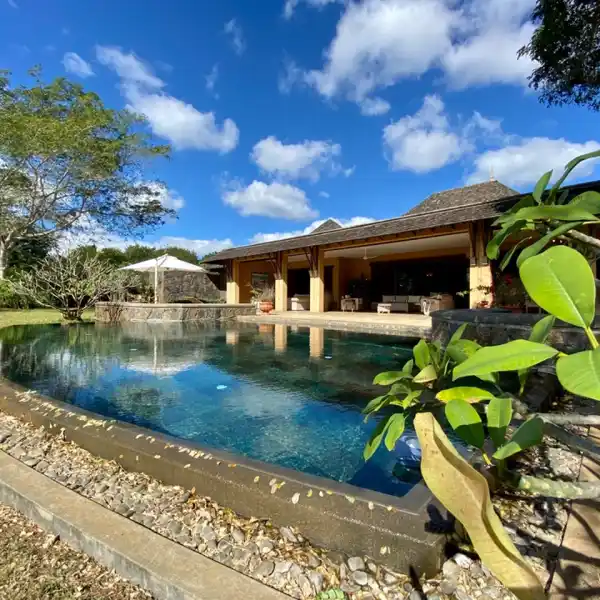 LUSH PROPERTY WITH STUNNING VIEWS