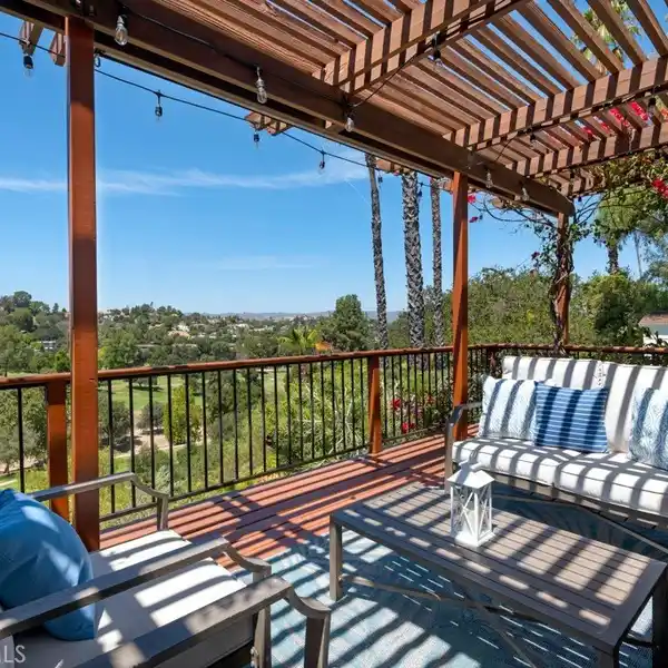 EXCLUSIVE HIDDEN OASIS WITH LUSH LANDSCAPING