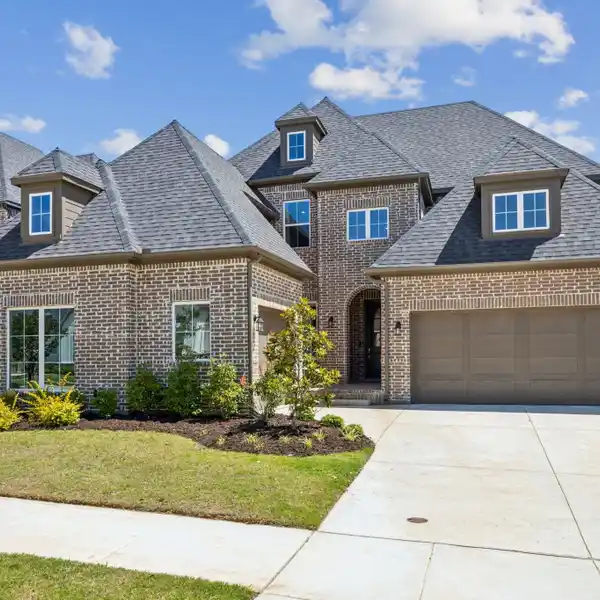 GRAND ENTERTAINER’S DREAM WITH GOURMET KITCHEN