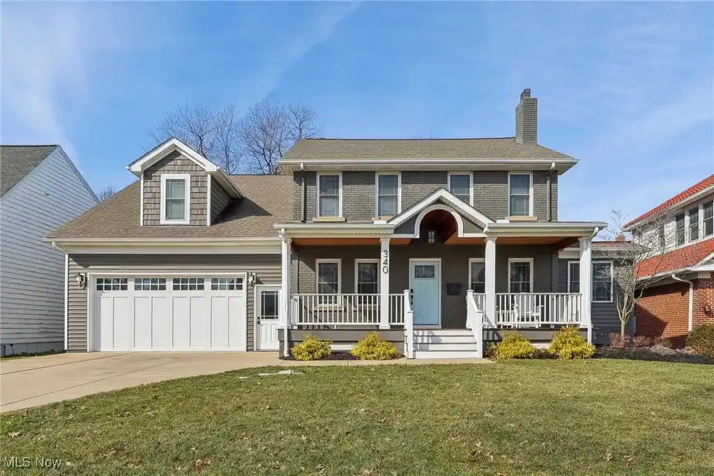 Updated Colonial in Desirable Beach Cliff I