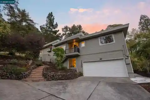 Modern Retreat in Coveted Reliez Valley