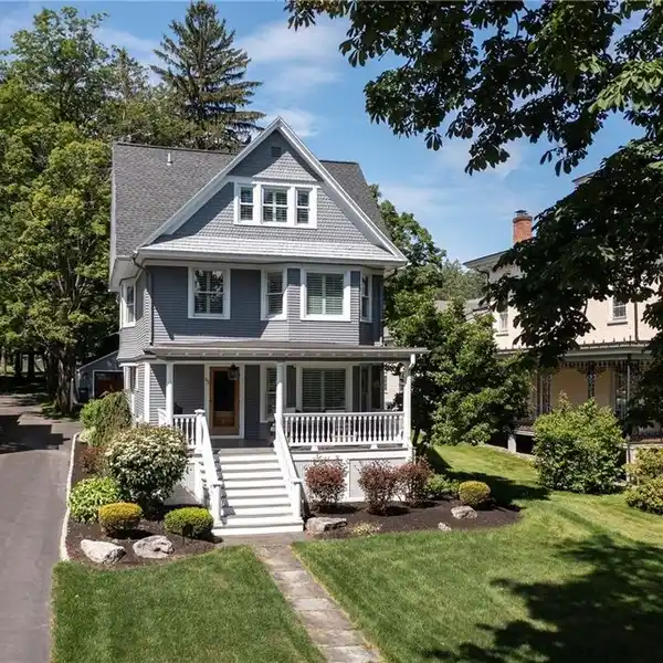 CLASSIC CHARM WITH MODERN COMFORTS
