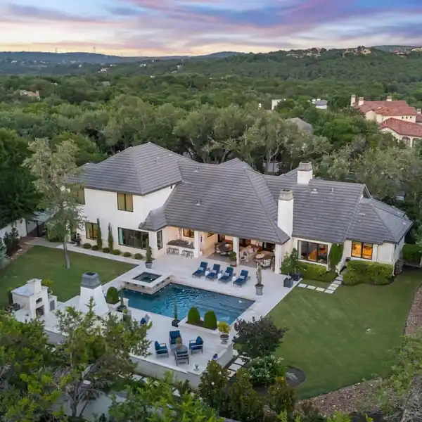 EXCEPTIONAL TRADITIONAL LUXURY IN BARTON CREEK’S CALERA