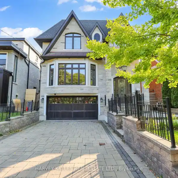 MAGNIFICENT CUSTOM HOME ON A QUIET COURT