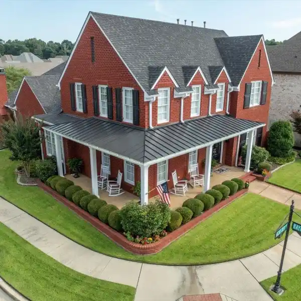 SOUTHERN ELEGANCE ON EXPANSIVE ENCLAVE LOT