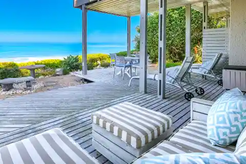 Serene Luxury in This Oceanfront Residence