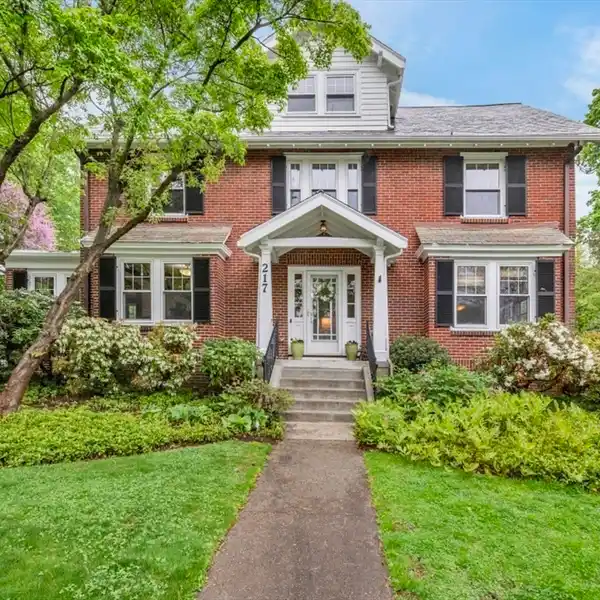 GREAT PROPERTY IN A GREAT LOCATION