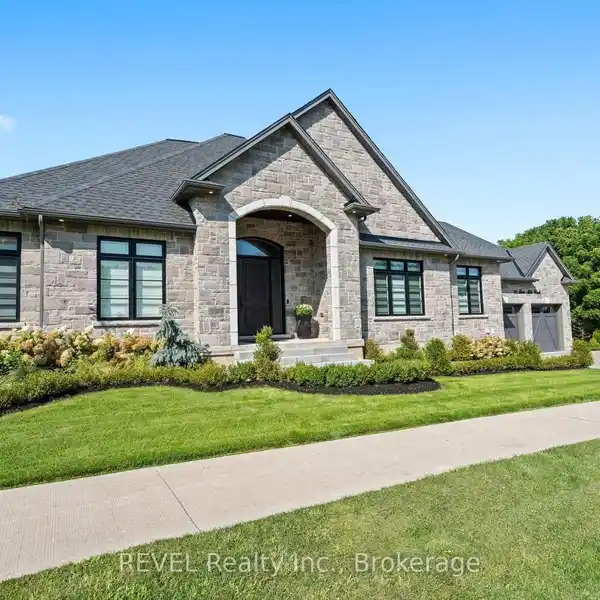 CUSTOM-BUILT STONE BUNGALOW