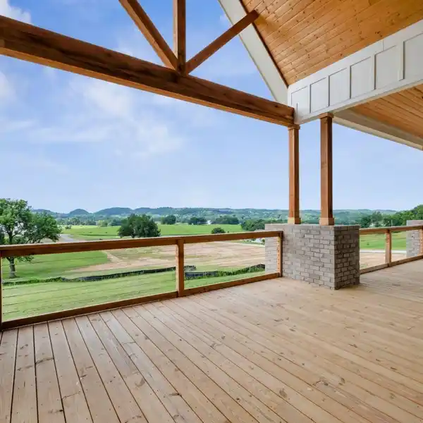 HILLTOP HAVEN WITH SWEEPING COUNTRY VIEWS