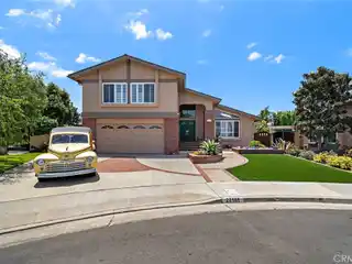 Elegant Cul-De-Sac Home with Private Backyard