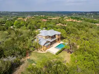Rustic Hill-country Style Retreat in Spanish Oaks