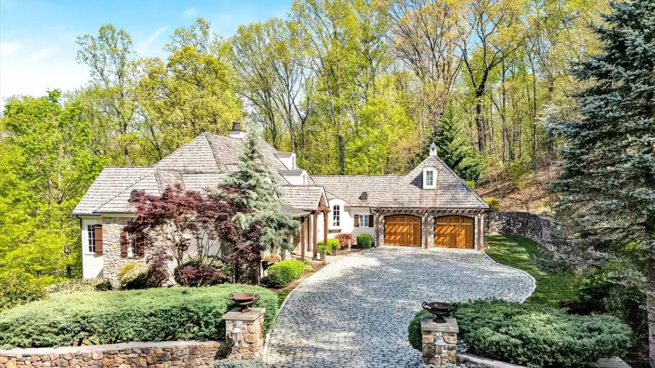 Stately Ranch with Stunning Views