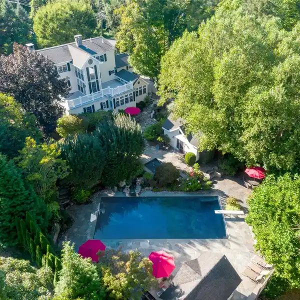 GRAND 1927 COLONIAL FARMHOUSE