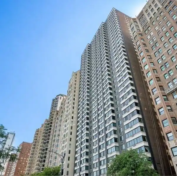 EXQUISITE GOLD COAST MASTERPIECE