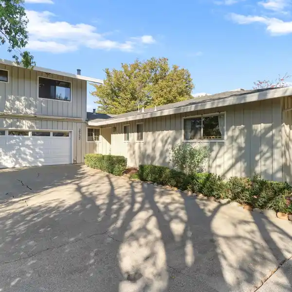 AMAZING OPPORTUNITY IN THE BINNING TRACT