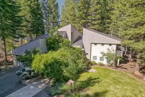 Stunning Lakefront Estate