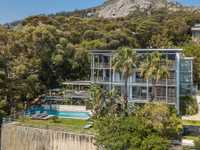 SUPERB FAMILY HOME WITH 360-DEGREE VIEWS