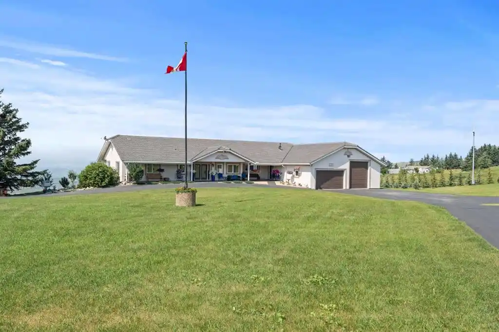 Exquisite Country Living Property