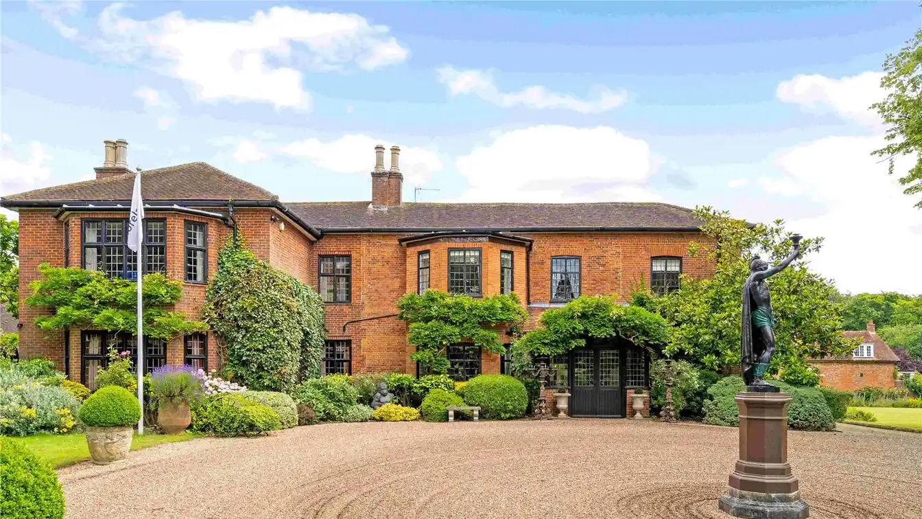Magnificent Country Retreat on 25 Acres
