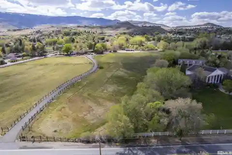 Gently Sloped 3-Acre Parcel