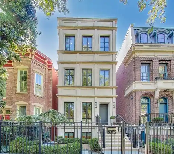 A MASTERCLASS IN REFINED LIVING