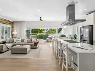 Beautiful Residence on a Tranquil Cul-De-Sac