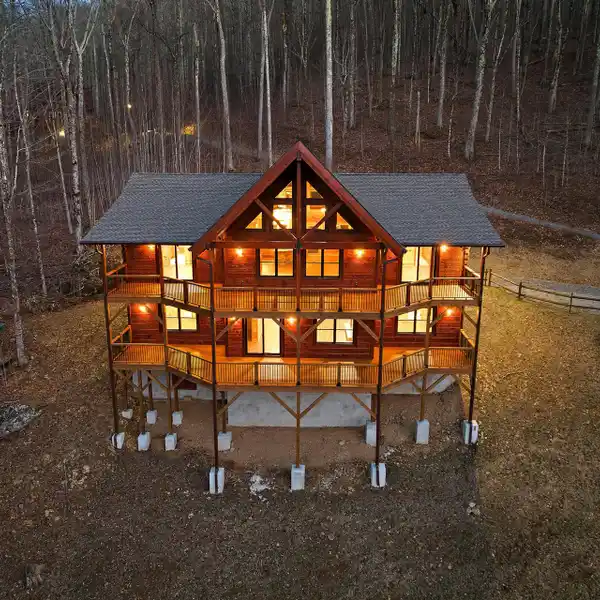 NEW CONSTRUCTION LOG HOME IN FALLING WATERS