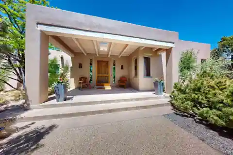 Contemporary Home in a Perfect Location