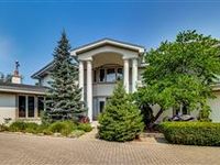 BEAUTIFUL HOME THAT BACKS UP TO GOLF COURSE