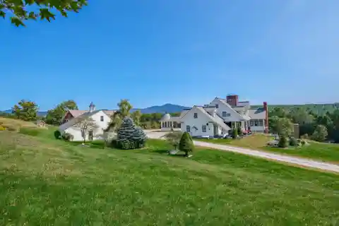 Grand Estate and Farm with Stables