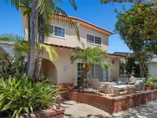 Coastal Living Just Four Blocks from the Beach