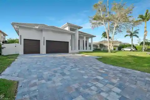 Modern Masterpiece with Seamless Indoor-Outdoor Living