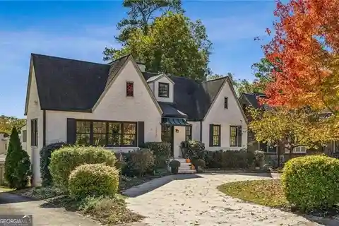 Effortless Elegance in Most Iconic Neighborhood