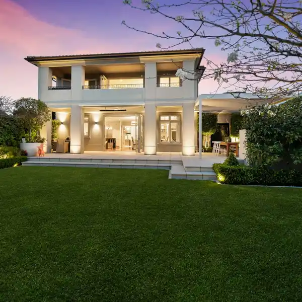 TIMELESS ITALIAN ELEGANCE - CONCRETE ART BY THE BAY