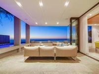 MODERN MASTERPIECE