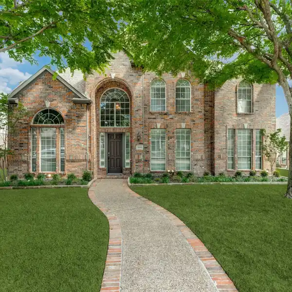 STUNNING HOME IN UPSCALE LAKES ON LEGACY DRIVE