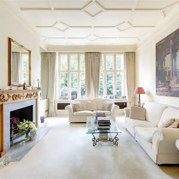 LOVELY FULL FLOOR MAISONETTE