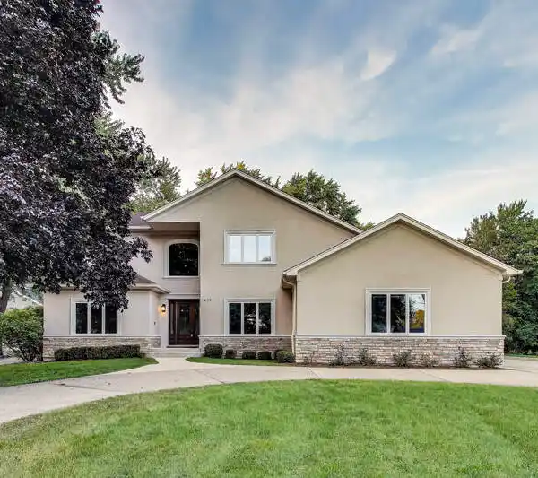 EXCEPTIONAL CUSTOM-BUILT RESIDENCE