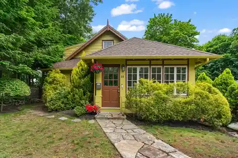Enchanting Craftsman-style Home