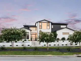 Modern Elegance with Effortless Comfort