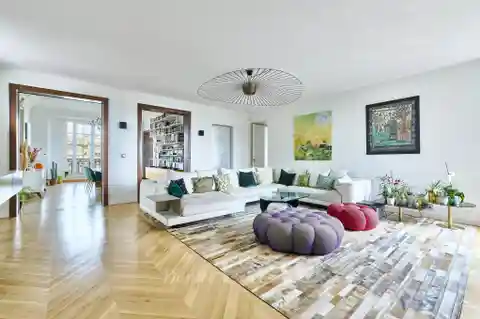 Top-Floor Home in a Distinguished Building