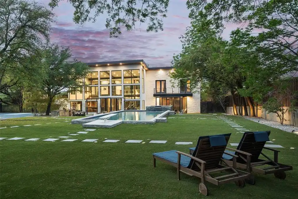 One-of-a-kind Modern Home in Hillcrest Estates