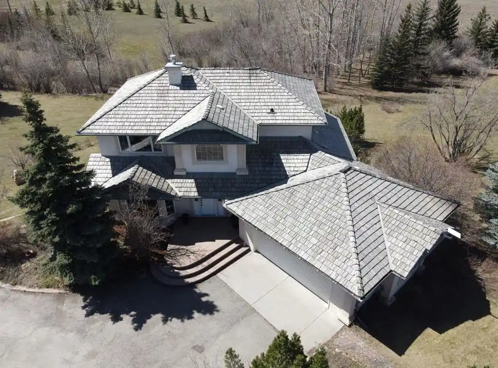 Luxury Country Living with City Convenience